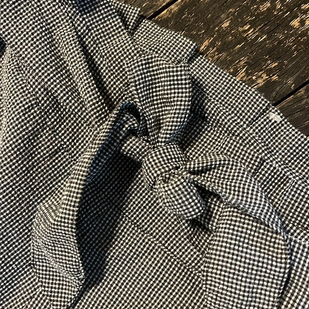 Shorts - Picture 2 of 7
